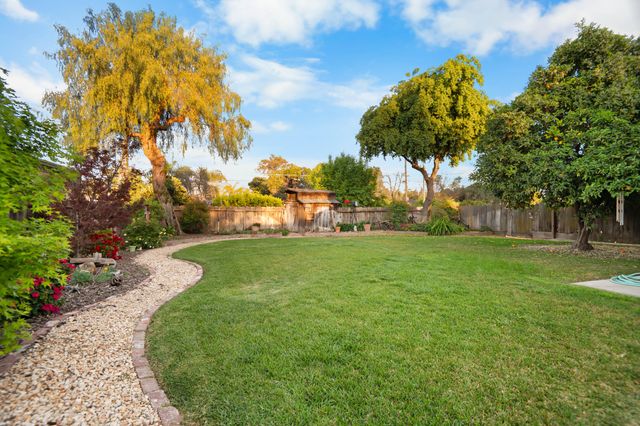 214 N Linwood Street, Visalia, CA 93291