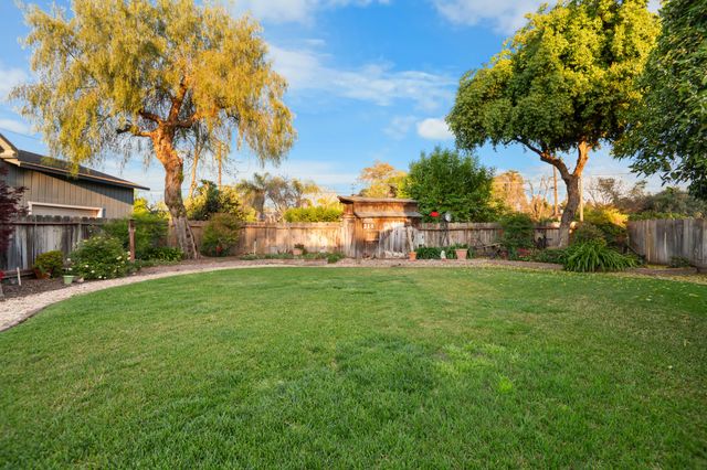 214 N Linwood Street, Visalia, CA 93291