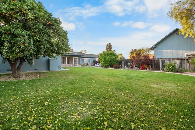 214 N Linwood Street, Visalia, CA 93291