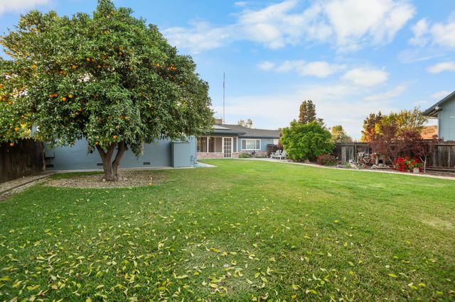 214 N Linwood Street, Visalia, CA 93291