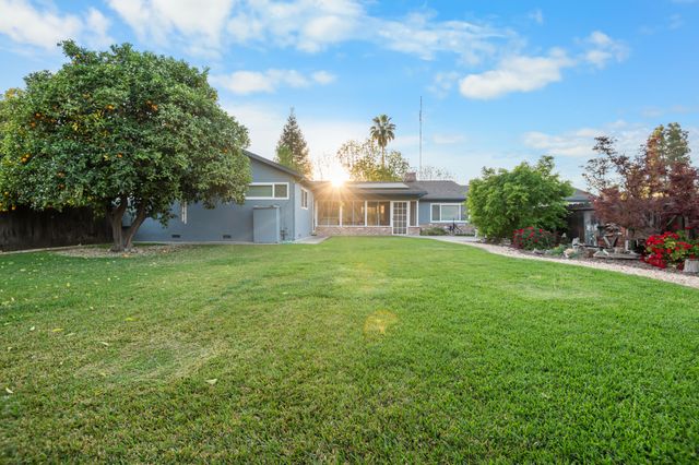 214 N Linwood Street, Visalia, CA 93291