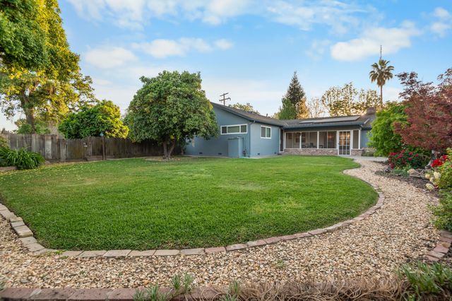 214 N Linwood Street, Visalia, CA 93291