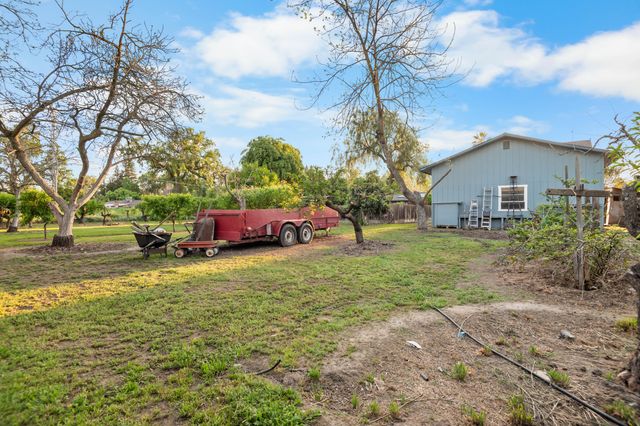 214 N Linwood Street, Visalia, CA 93291