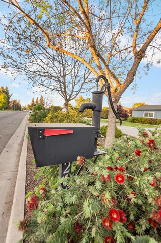 214 N Linwood Street, Visalia, CA 93291