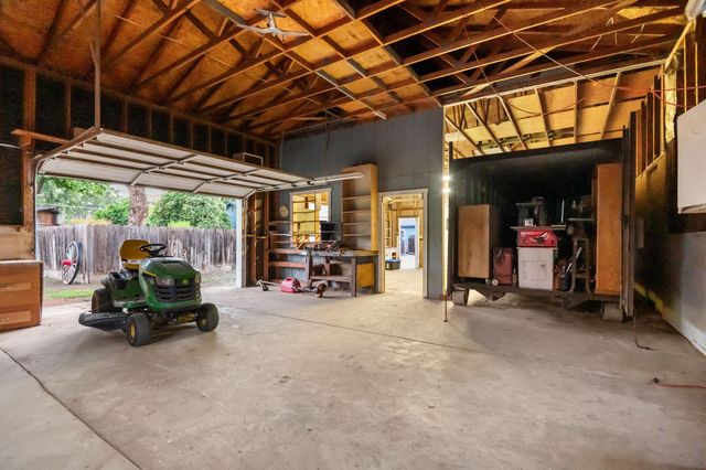 214 N Linwood Street, Visalia, CA 93291