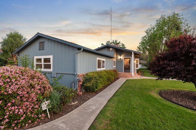 214 N Linwood Street, Visalia, CA 93291