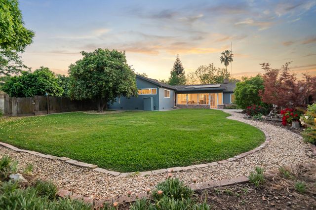 214 N Linwood Street, Visalia, CA 93291