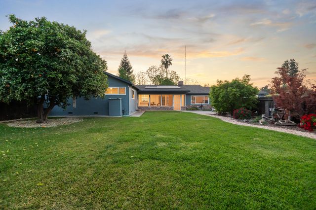 214 N Linwood Street, Visalia, CA 93291