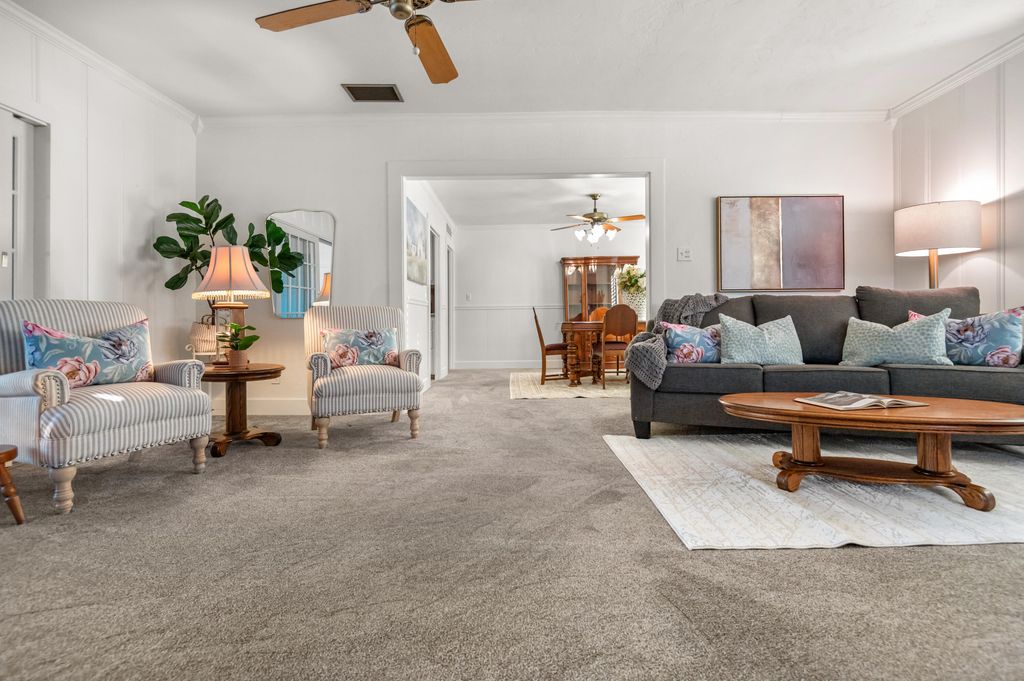 Image 11 of property listing at 214 N Linwood Street, Visalia, CA 93291