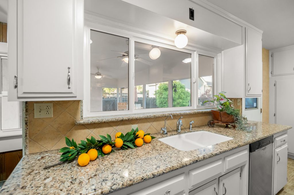 Image 19 of property listing at 214 N Linwood Street, Visalia, CA 93291