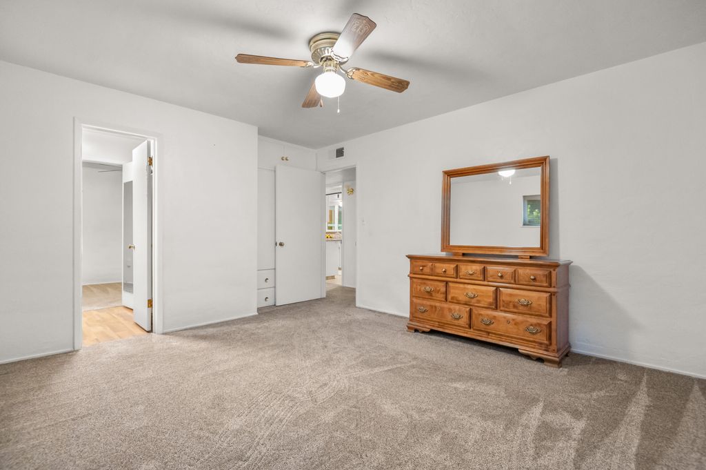 Image 35 of property listing at 214 N Linwood Street, Visalia, CA 93291