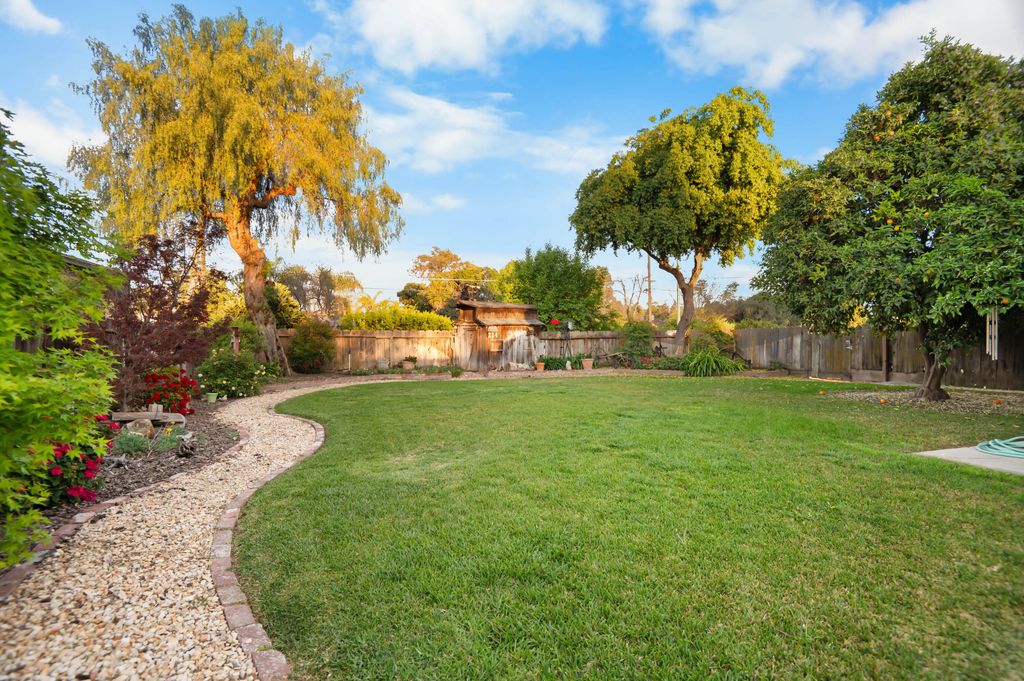 Image 47 of property listing at 214 N Linwood Street, Visalia, CA 93291