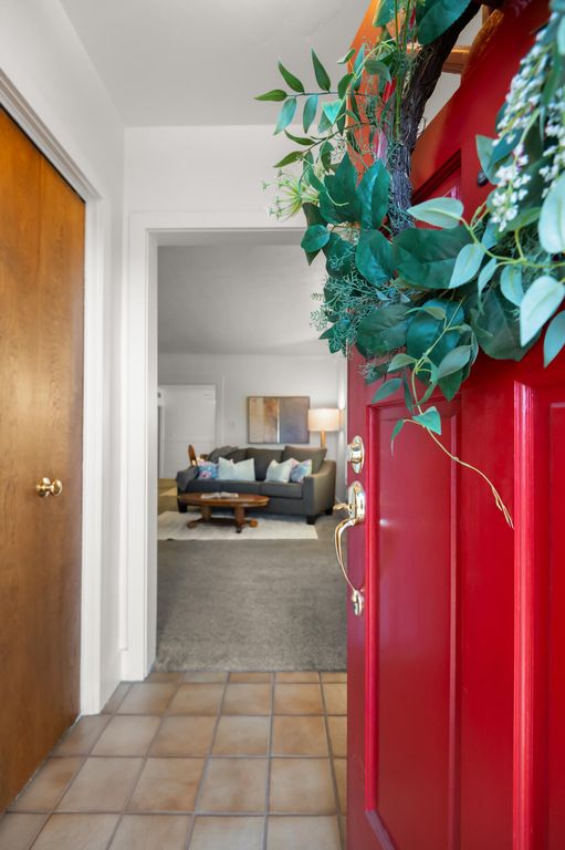 Image 5 of property listing at 214 N Linwood Street, Visalia, CA 93291