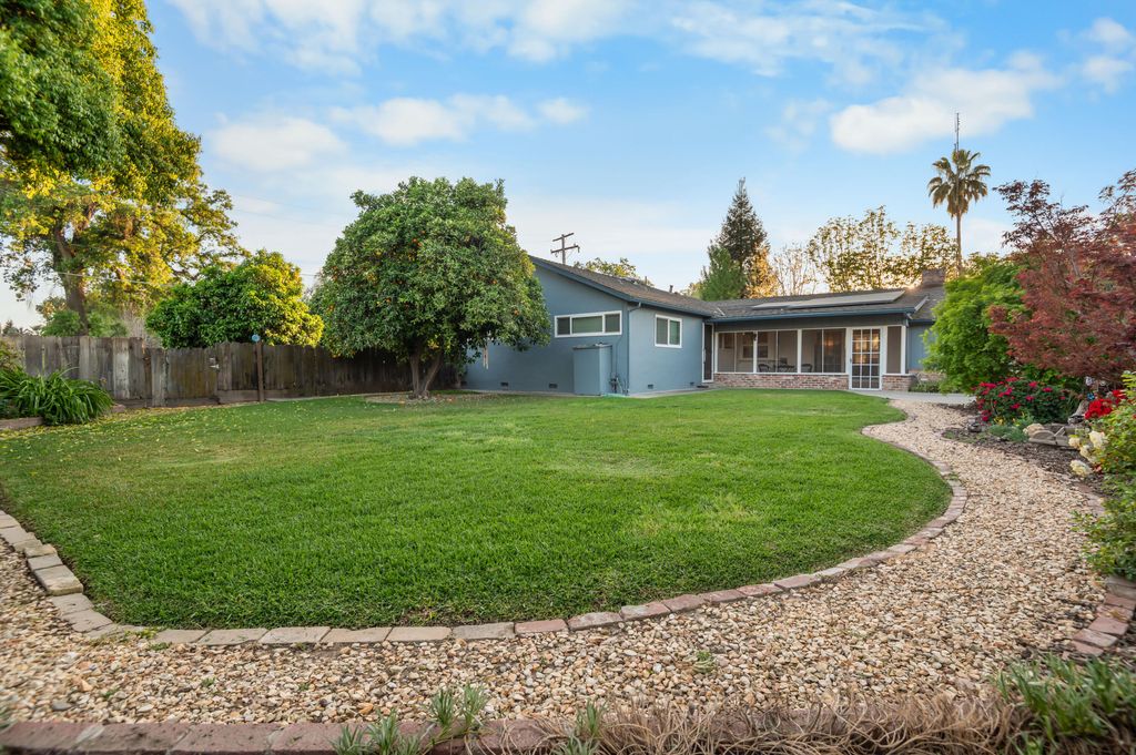 Image 52 of property listing at 214 N Linwood Street, Visalia, CA 93291