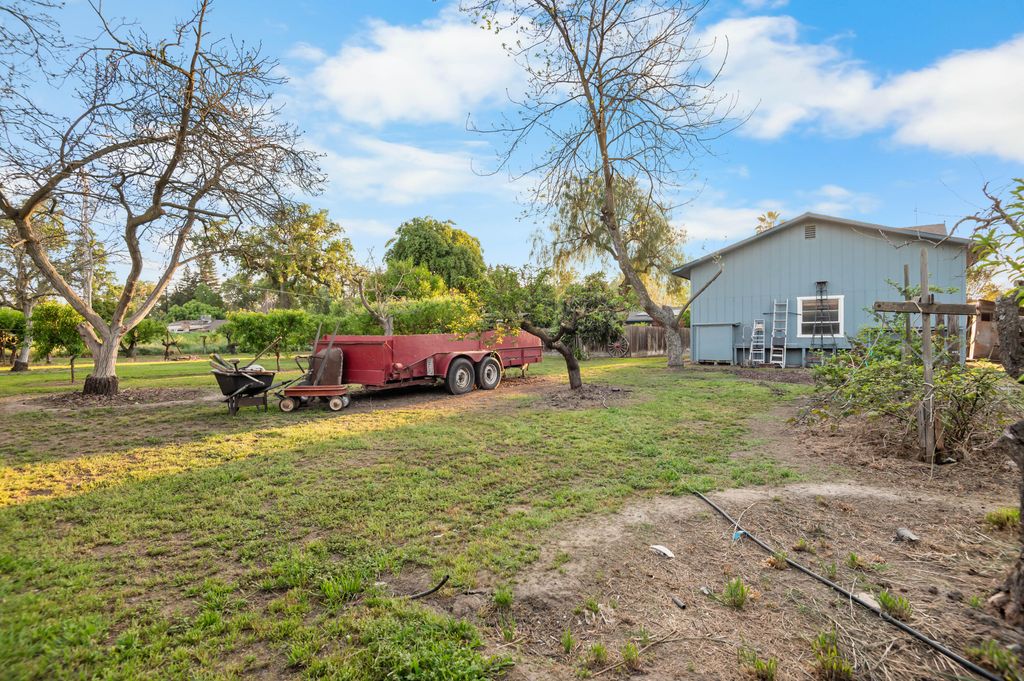 Image 57 of property listing at 214 N Linwood Street, Visalia, CA 93291
