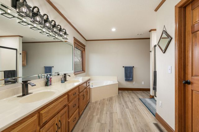 2020 N Equestrian Lane, Nixa, MO 65714