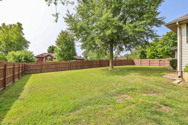 2020 N Equestrian Lane, Nixa, MO 65714