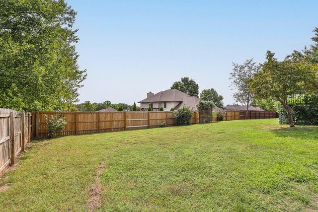 2020 N Equestrian Lane, Nixa, MO 65714