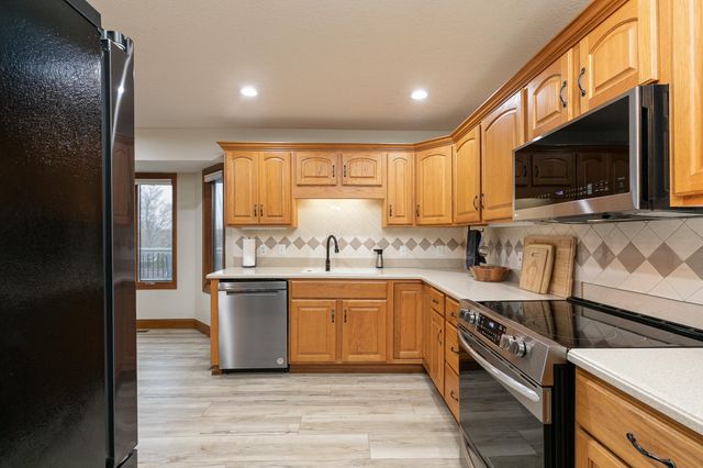 2020 N Equestrian Lane, Nixa, MO 65714