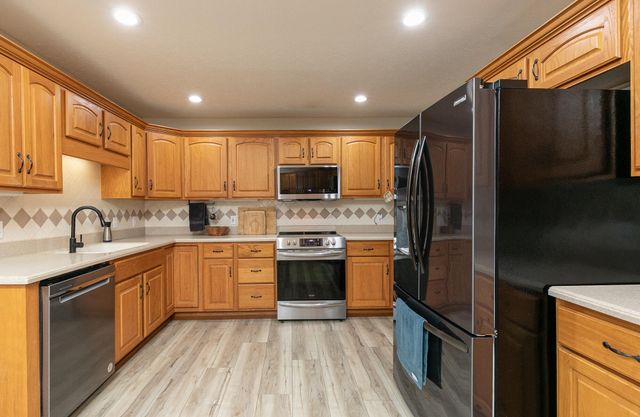 2020 N Equestrian Lane, Nixa, MO 65714