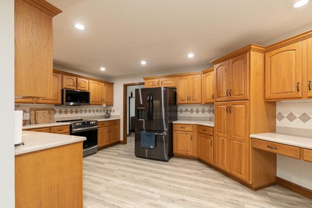 2020 N Equestrian Lane, Nixa, MO 65714