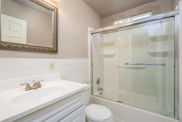 3813 Fig St, Sacramento, CA 95838