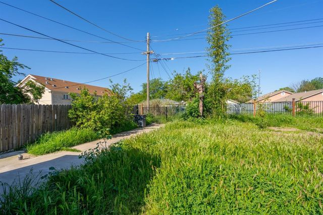 3813 Fig St, Sacramento, CA 95838