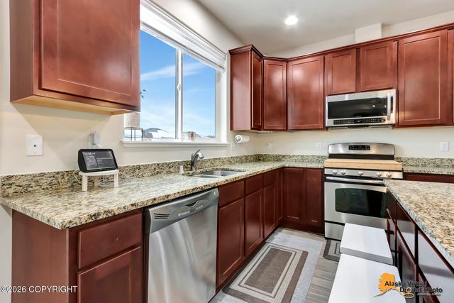 5502 Yukon Charlie Loop, Anchorage, AK 99502
