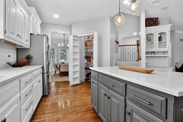 13877 S Gallery Street, Olathe, KS 66062