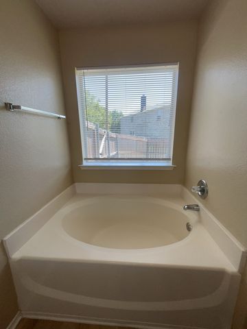 1824 Mcneely Street, Lancaster, TX 75134