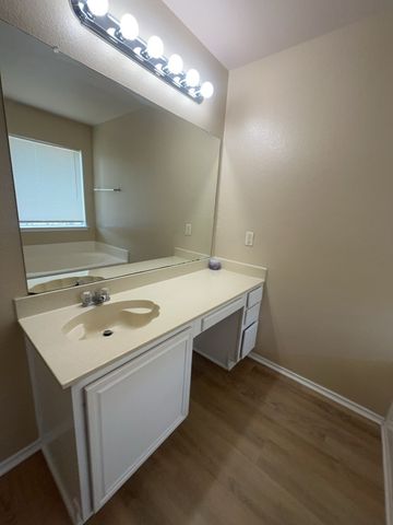 1824 Mcneely Street, Lancaster, TX 75134