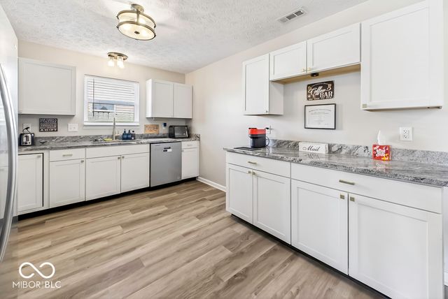 1379 Fiesta Drive, Franklin, IN 46131