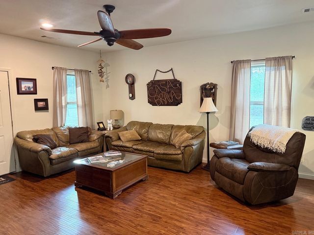 5 Sanders Rock Trail, Higden, AR 72067