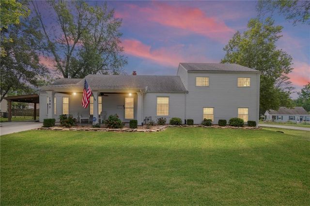 1305 W 29th Street, Independence, MO 64052