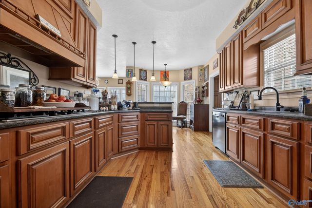 343 Hill Street, Rainbow City, AL 35906