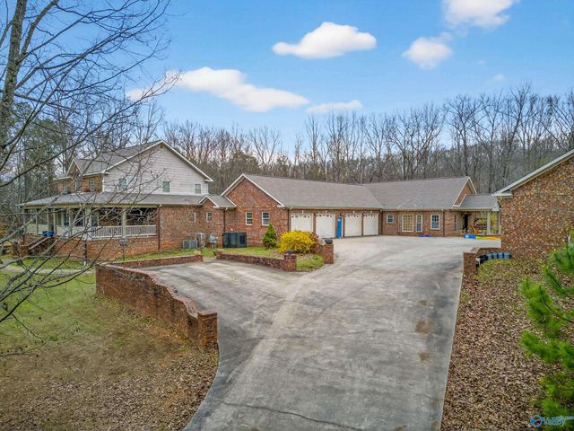 343 Hill Street, Rainbow City, AL 35906
