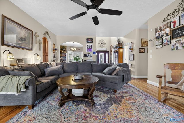 343 Hill Street, Rainbow City, AL 35906