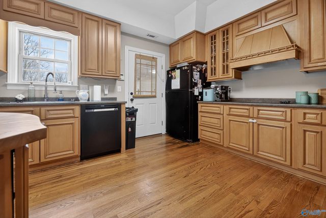 343 Hill Street, Rainbow City, AL 35906