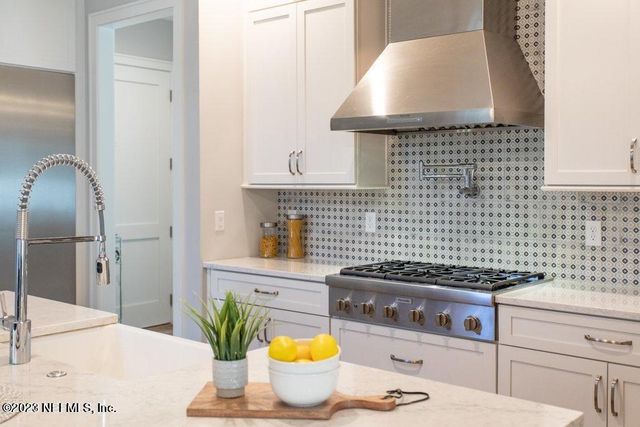 264 OCEAN Boulevard, Atlantic Beach, FL 32233