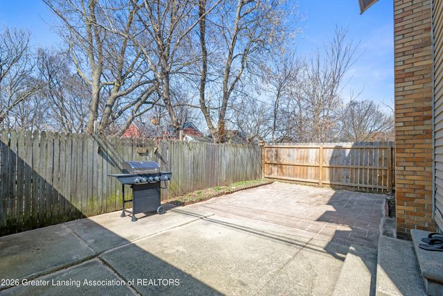 1108 S Holmes Street, Lansing, MI 48912