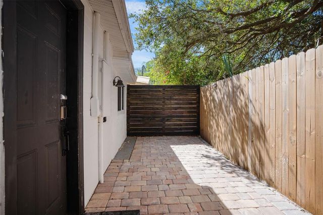1019 41ST STREET B, Sarasota, FL 34234