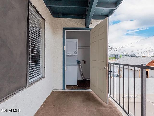 2223 W DORA Street, Mesa, AZ 85201