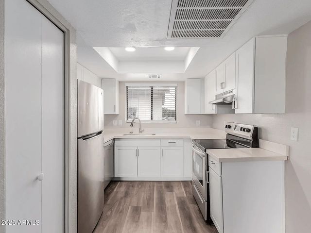 2223 W DORA Street, Mesa, AZ 85201