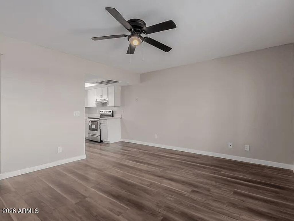 Image 3 of property listing at 2223 W DORA Street, Mesa, AZ 85201
