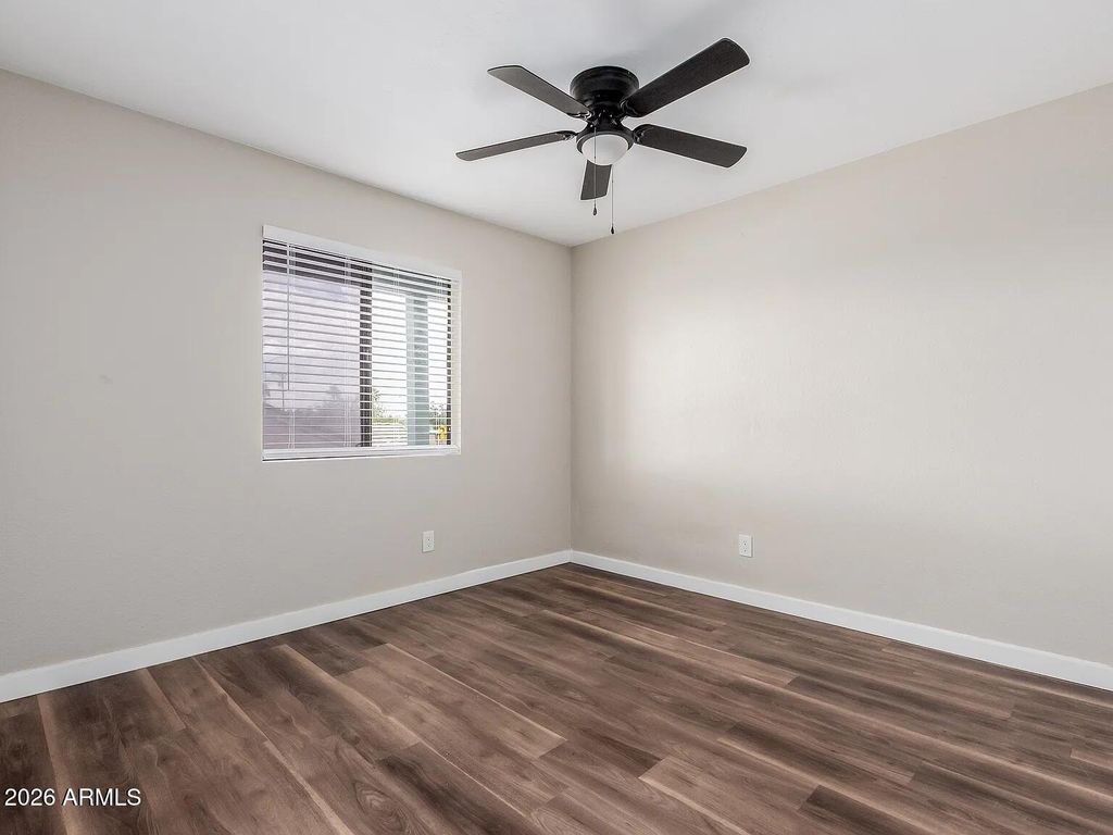 Image 7 of property listing at 2223 W DORA Street, Mesa, AZ 85201