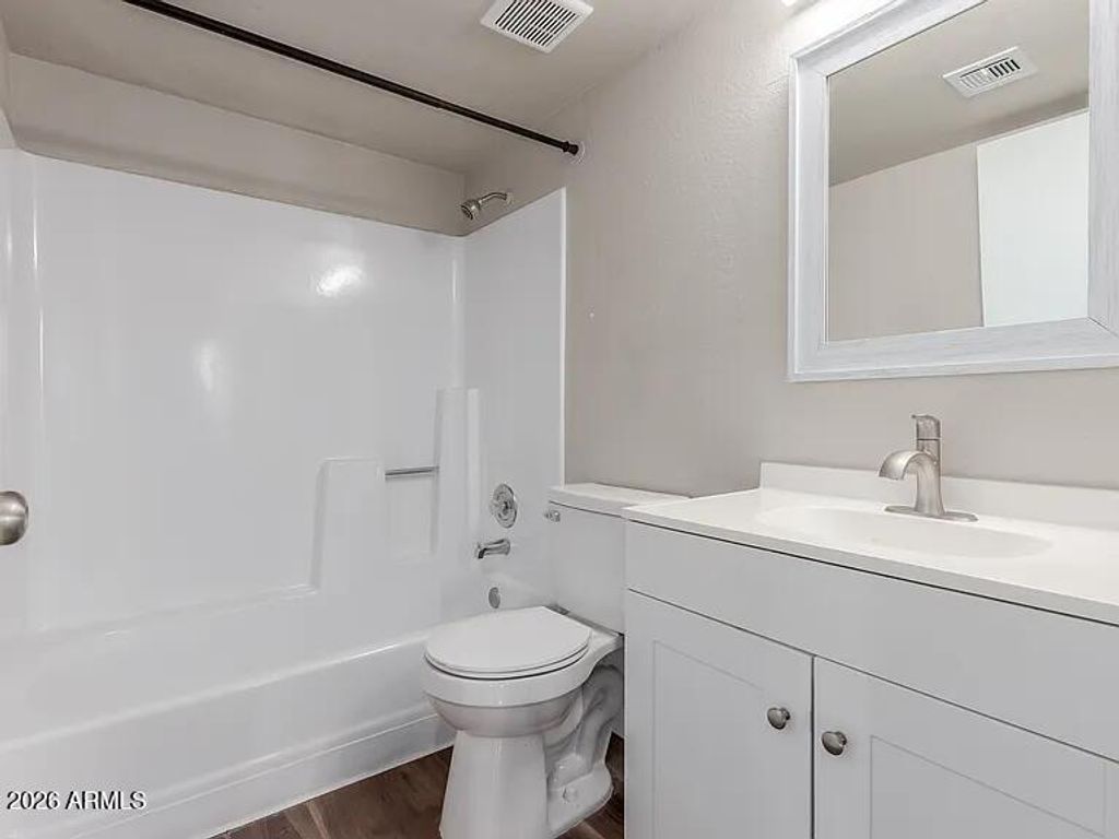 Image 9 of property listing at 2223 W DORA Street, Mesa, AZ 85201