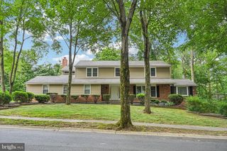 2002 BRANDYWOOD LN, Wilmington, DE 19810