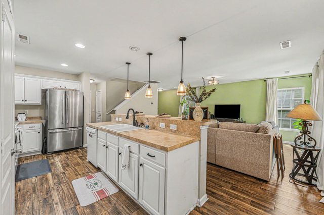5150 Trump Street 405, North Charleston, SC 29420
