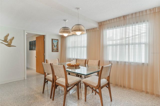 809 E 15TH AVENUE, New Smyrna Beach, FL 32169