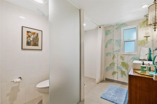 809 E 15TH AVENUE, New Smyrna Beach, FL 32169
